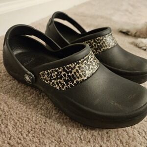 Crocs Mercy Work Clog Nursing, Women's Size 5 Black With Leopard Trim EUC